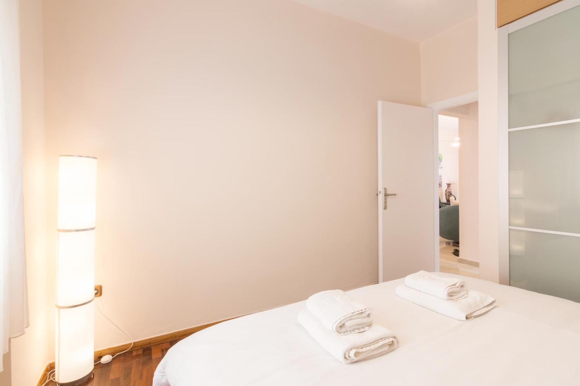 Three Bedrooms Apt In Kallithea Афины Экстерьер фото